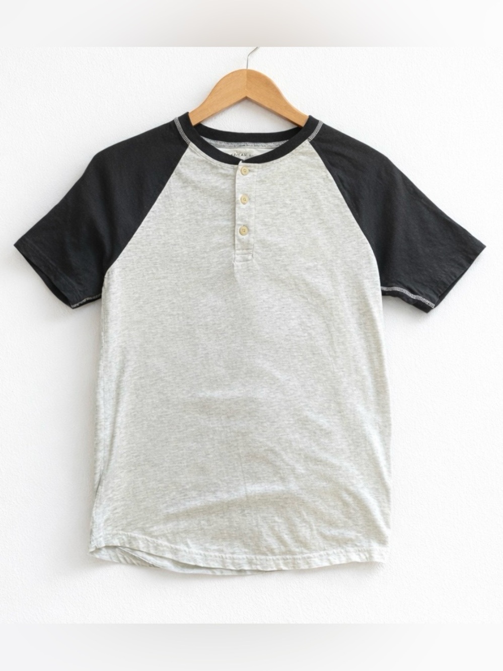 American Eagle Raglan Henley T-Shirt Heather Gray Black Men’s S